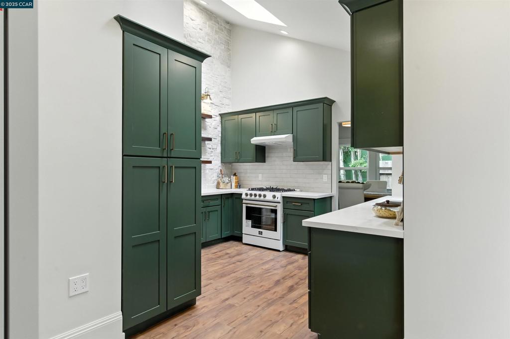 UPPER ROCKRIDGE - Residential