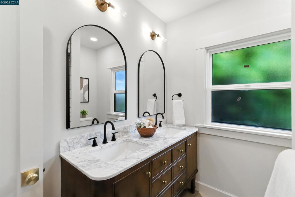 UPPER ROCKRIDGE - Residential