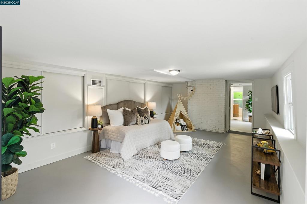 UPPER ROCKRIDGE - Residential