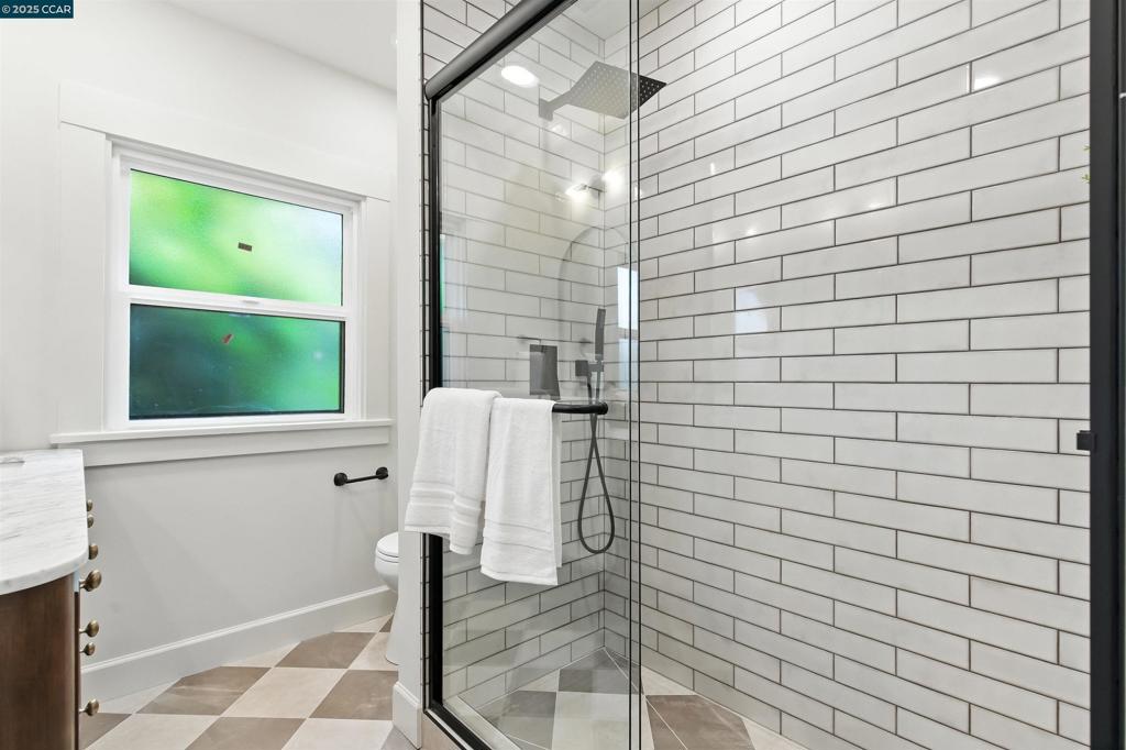 UPPER ROCKRIDGE - Residential