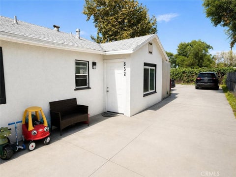 Photo of 852 N Lugo AVE, San Bernardino, CA 92410 (MLS # CV26158347)