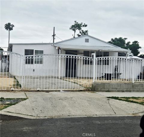 Photo of 13328 Louvre St, Pacoima, CA 91331 (MLS # SR26089794)