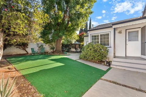 Photo of 17900 Hatteras St, Encino, CA 91316 (MLS # SR26015597)