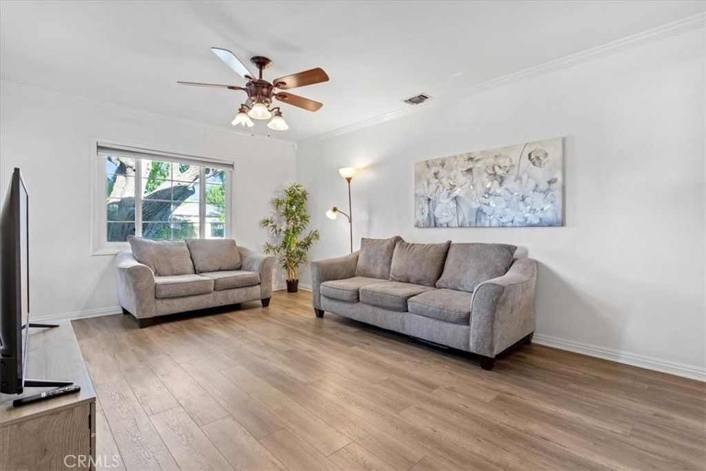 Photo of 17900 Hatteras St, Encino, CA 91316 (MLS # SR26015597)