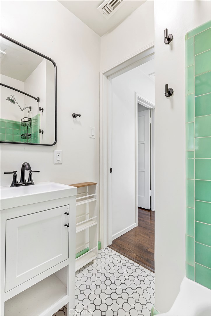 Eastside Central (ECCM) - Residential Lease