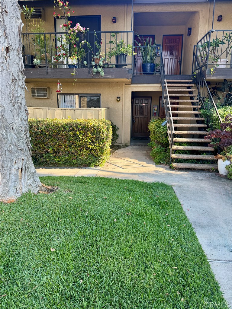 This single-level 1-bedroom, 1-bathroom condominium is within walking distance of grocery stores and shopping centers, with convenient access to the 22 and 5 freeways. Located in a secure gated community with only 17 other units, this property offers numerous exceptional features. Inside, you will find washer/dryer hookups, a refrigerator, and a stove. This unit also includes a designated parking space, and a covered patio, along with exclusive access to a community jacuzzi. Don’t miss out on this outstanding opportunity to lease this Unit. Pets are negotiable depending on the breed.