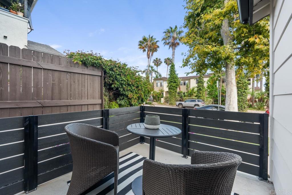 976 Sapphire Street