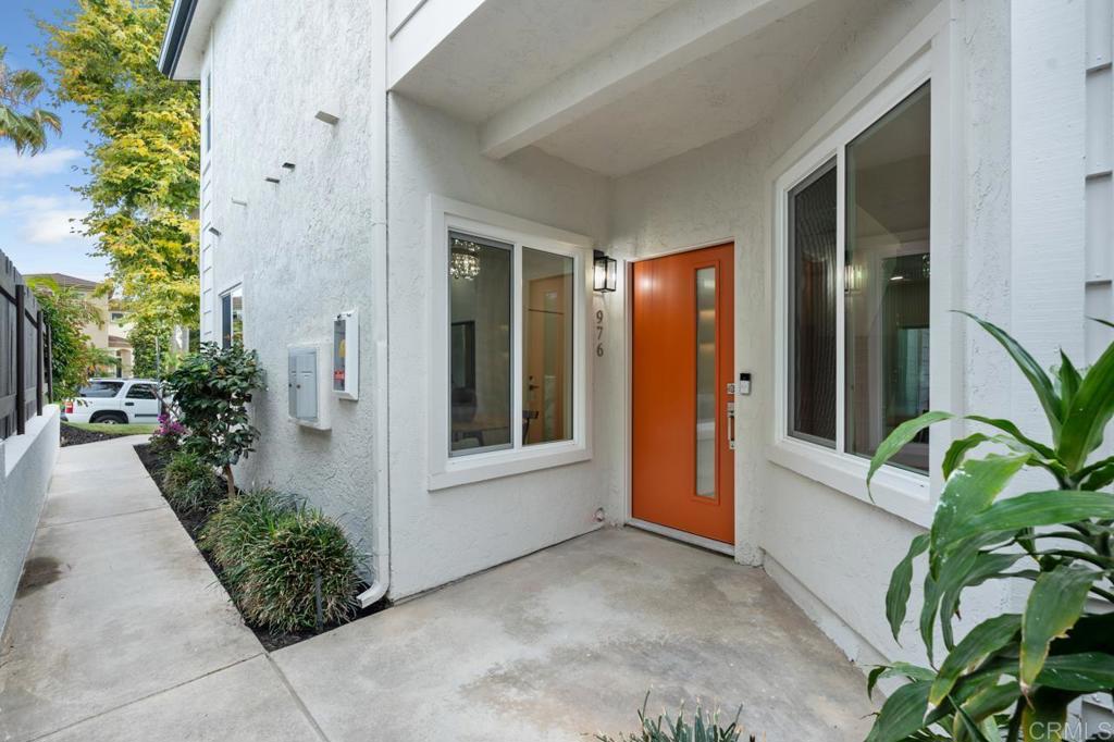 976 Sapphire Street