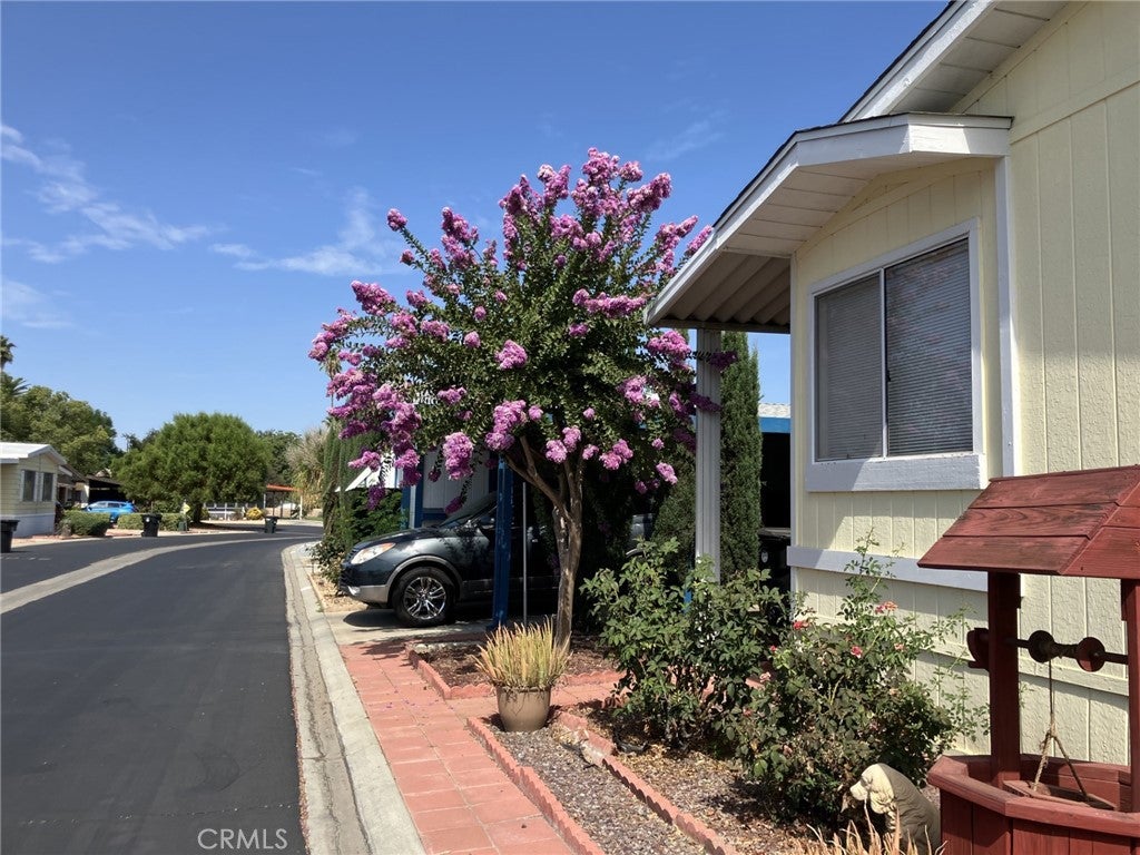 1300 W Menlo Avenue 198