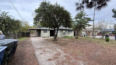 Photo of 1648 W 23rd St, San Bernardino, CA 92411 (MLS # OC25265382)