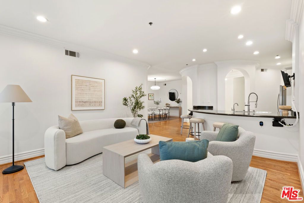 Photo of 10364 Almayo Avenue #303, Los Angeles, CA 90064 (MLS # 26671273)