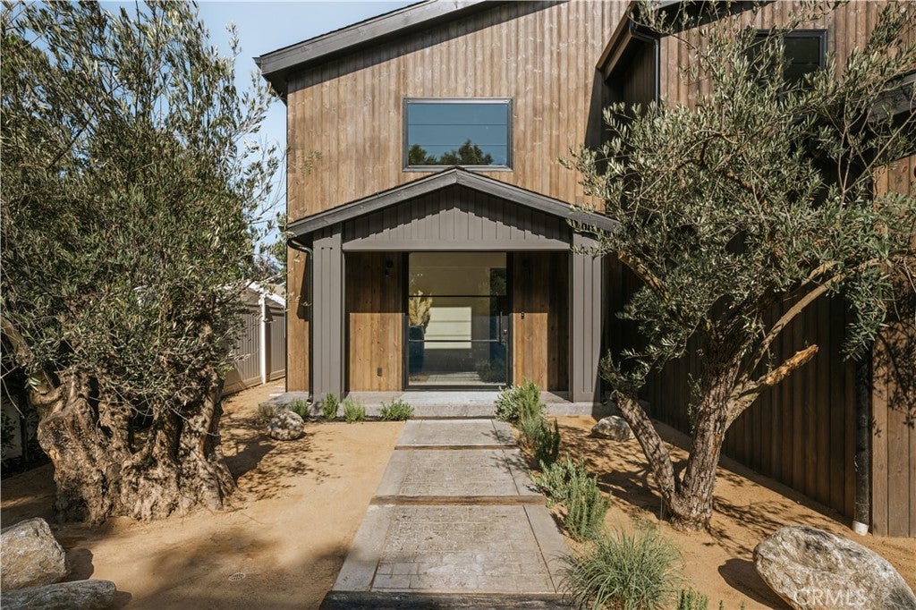 5114 Cedros Avenue