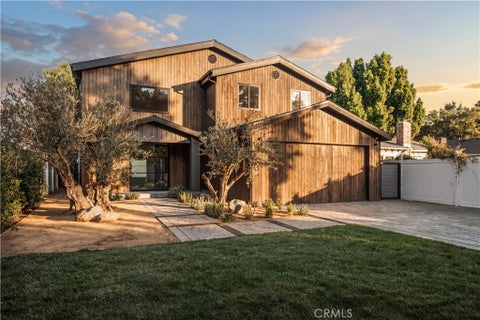 Photo of 5114 Cedros Avenue, Sherman Oaks, CA 91403 (MLS # SR26171293)