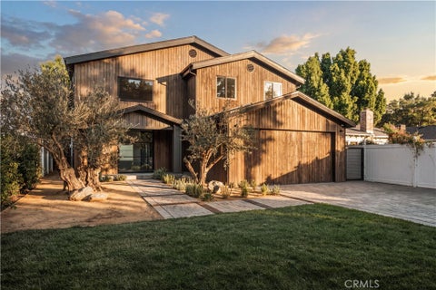 Photo of 5114 Cedros Avenue, Sherman Oaks, CA 91403 (MLS # SR26171293)