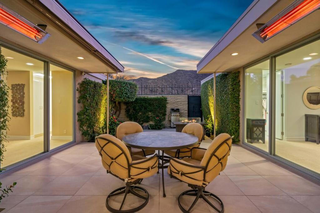 Sandpiper Palm Deser - Residential