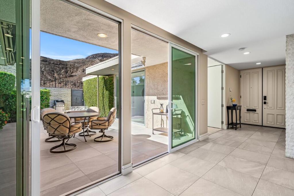 Sandpiper Palm Deser - Residential