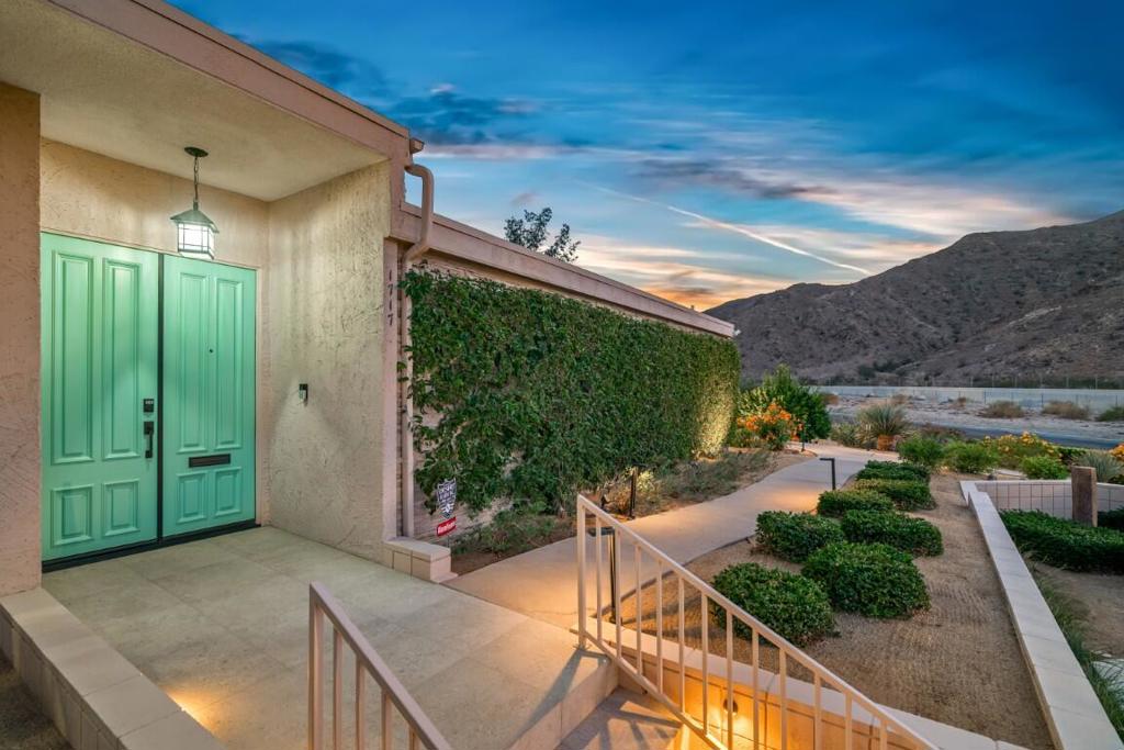 Sandpiper Palm Deser - Residential