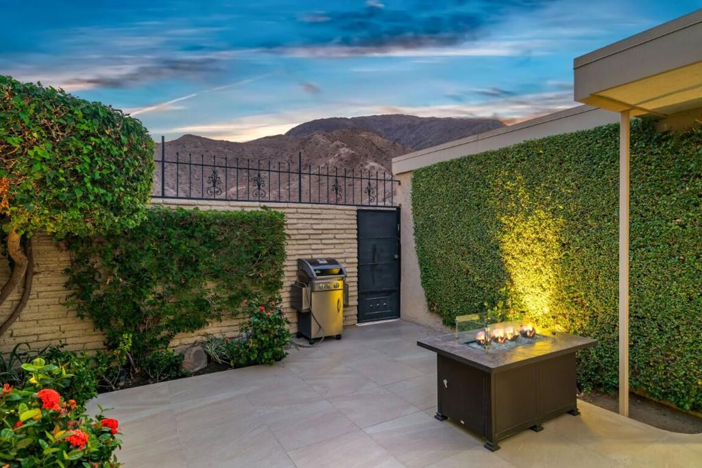 Sandpiper Palm Deser - Residential