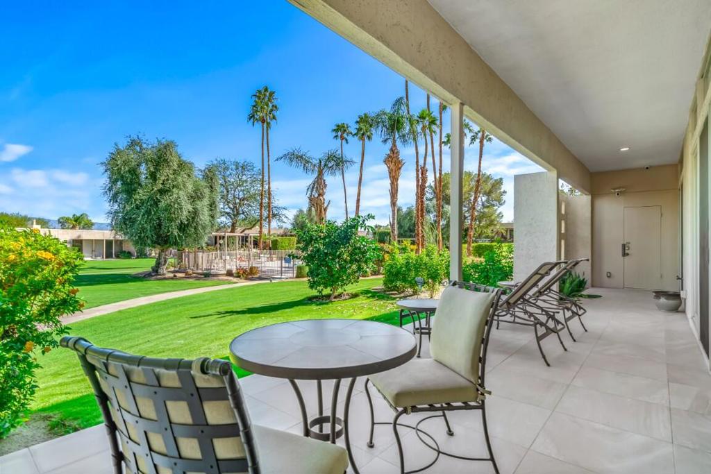 Sandpiper Palm Deser - Residential