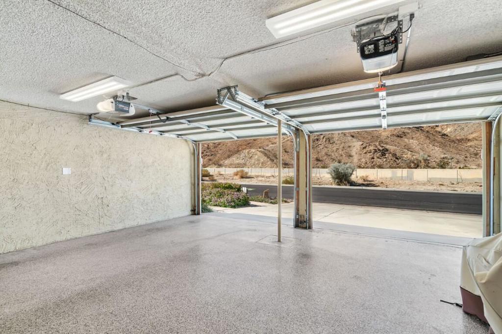 Sandpiper Palm Deser - Residential