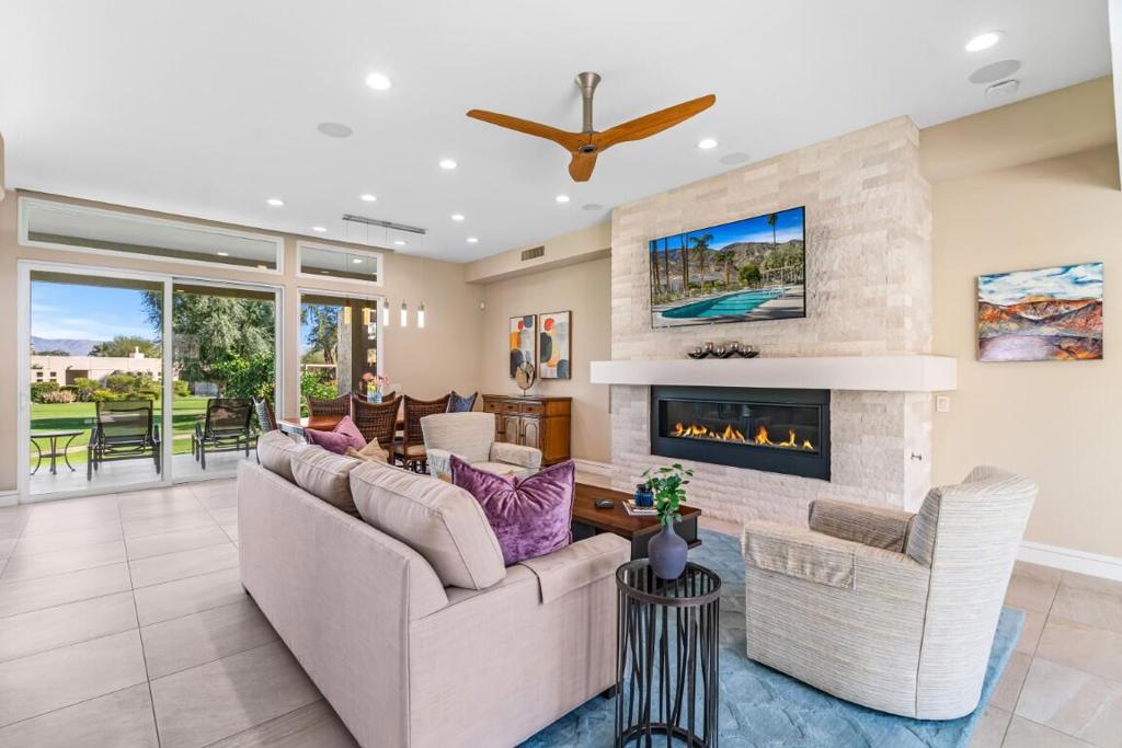 Sandpiper Palm Deser - Residential