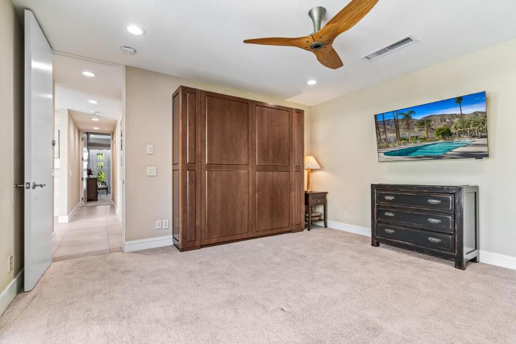 Sandpiper Palm Deser - Residential