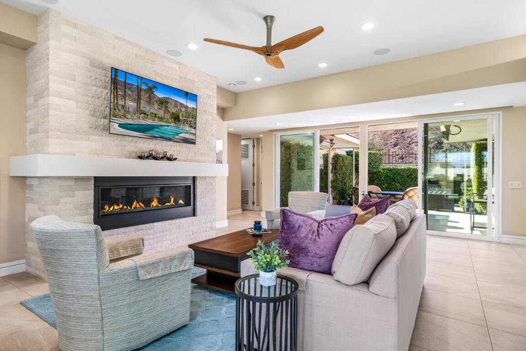 Sandpiper Palm Deser - Residential