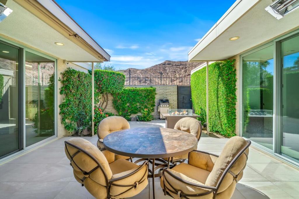 Sandpiper Palm Deser - Residential