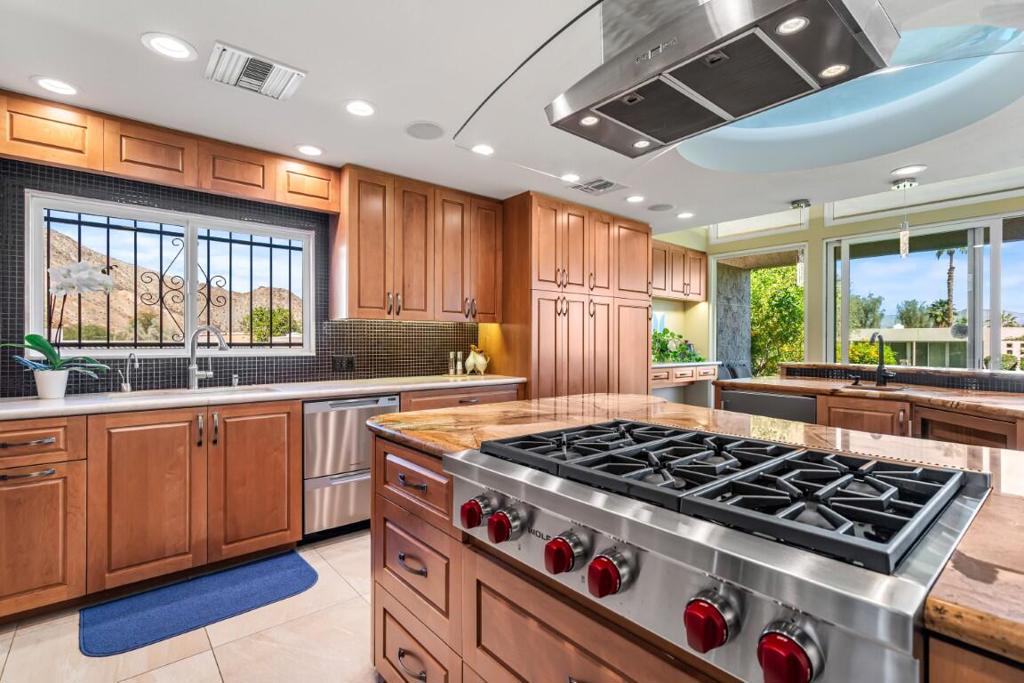 Sandpiper Palm Deser - Residential