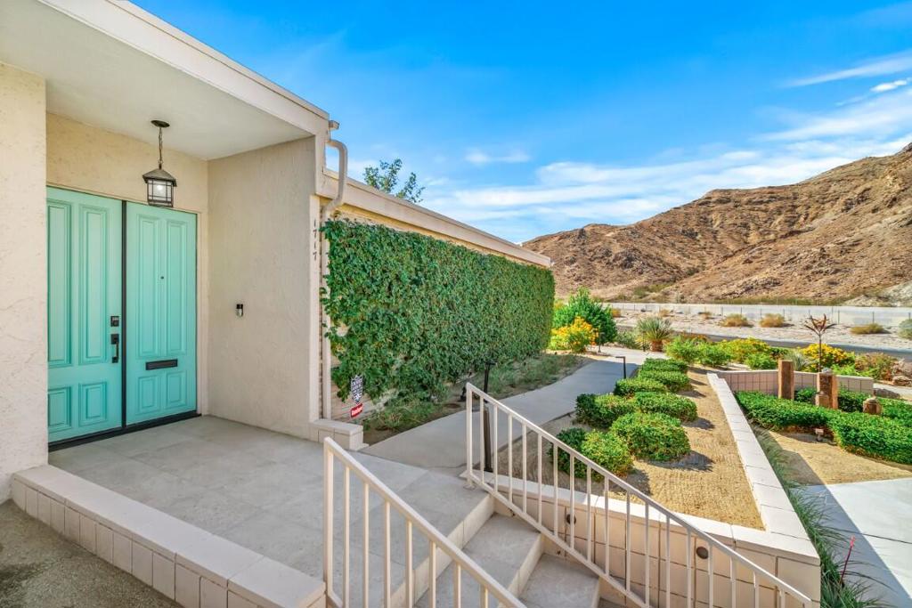 Sandpiper Palm Deser - Residential