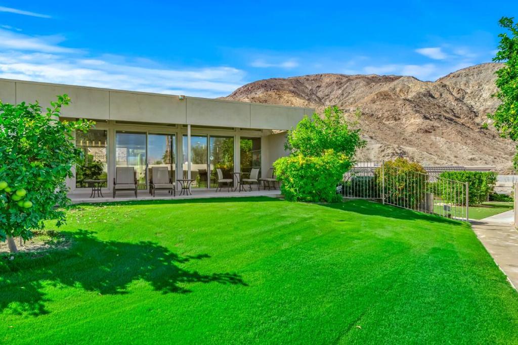 Sandpiper Palm Deser - Residential