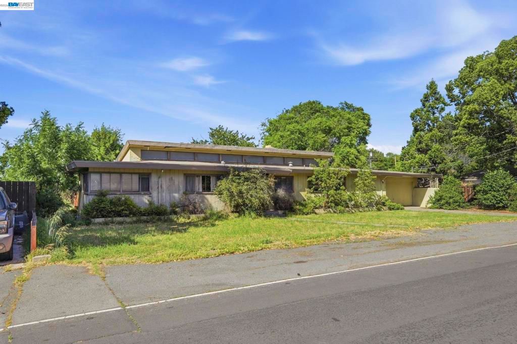 Photo of 3165 Euclid Ave Ave, Concord, CA 94519 (MLS # 41130448)