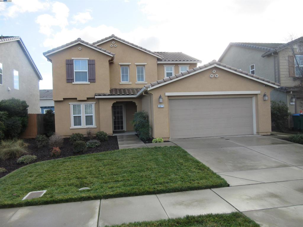 Welcome to this beautiful home featuring 4 bedrooms and 2.5 bathrooms. As you enter, you'll be greeted by a spacious formal living room filled with natural light. The open-concept first floor is perfect for entertaining, with a seamless flow between the living and dining areas, plus a convenient laundry room and powder room. The kitchen boasts recessed lighting, stainless steel appliances, ample counter space, and an island that opens up to the family room. Outside, enjoy a large poolside backyard with a patio area ready for your personal touch. The home is powered by free and clear owned solar panels. Located in a well-established neighborhood, with shopping and freeway access just under 2 miles away, this is the perfect place to call home.