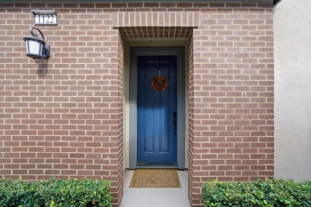 1122 S Morning Glory Drive