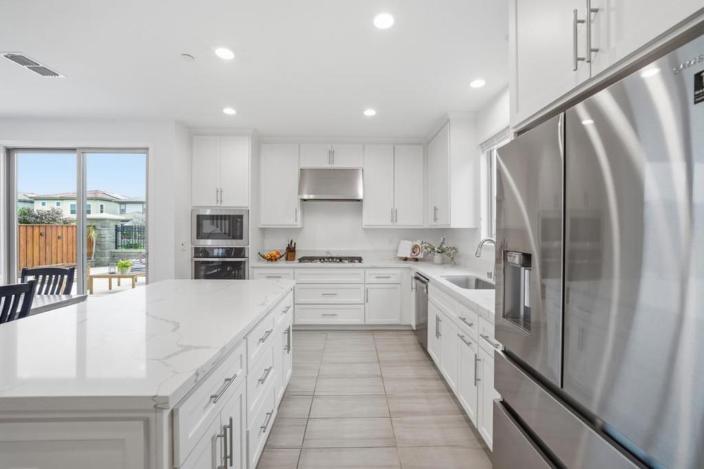 1122 S Morning Glory Drive