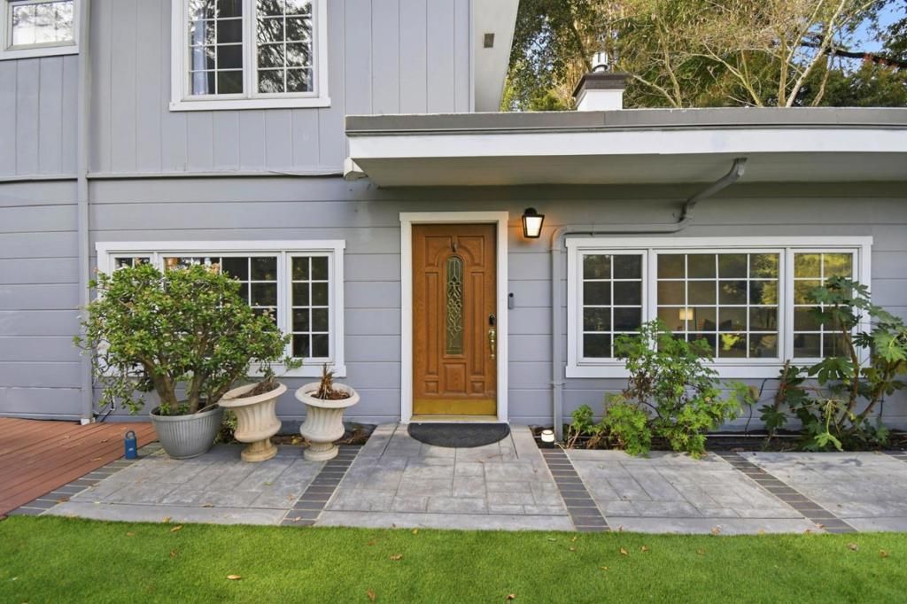 Photo of 285 Camino Pablo, Orinda, CA 94563 (MLS # ML82038763)