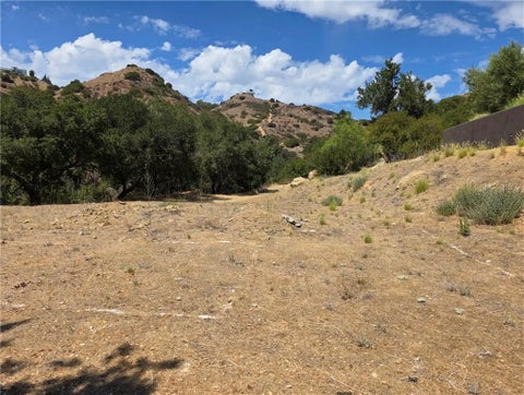 Photo of 137 Buckskin RD, Bell Canyon, CA 91307 (MLS # AR26195266)