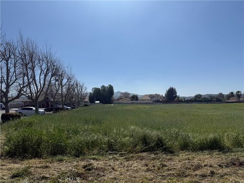 Photo of 0 Florida ave, Hemet, CA 92544 (MLS # SW26048211)