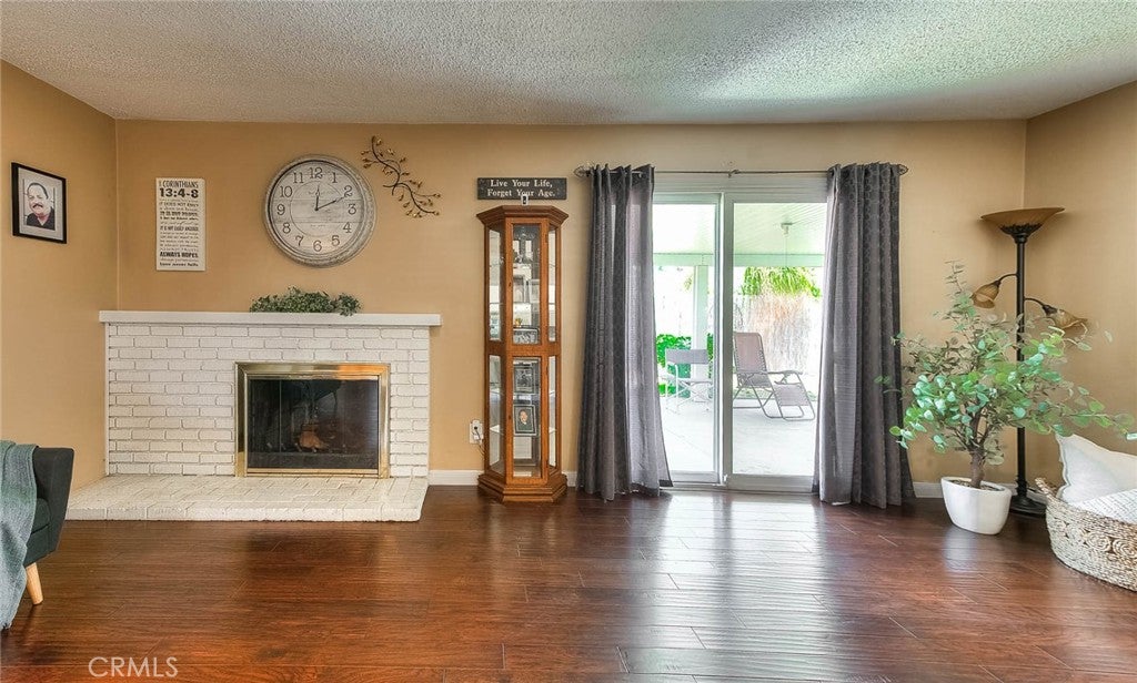 11229 Town Country S