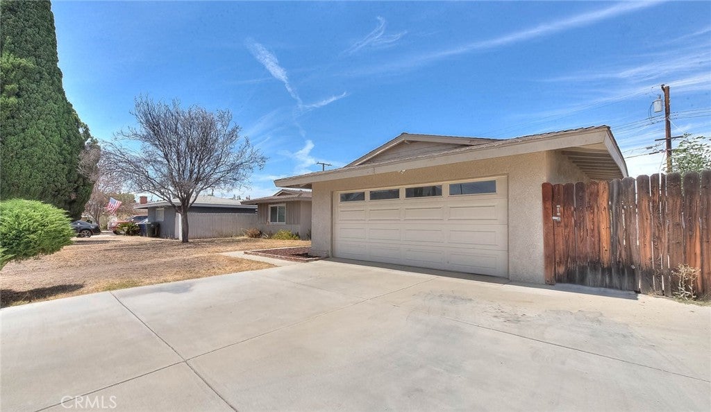 11229 Town Country S