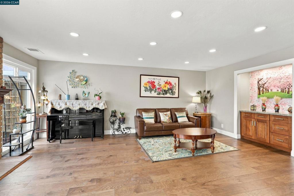 1646 Candelero Ct