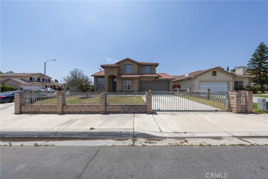 1201 Amador