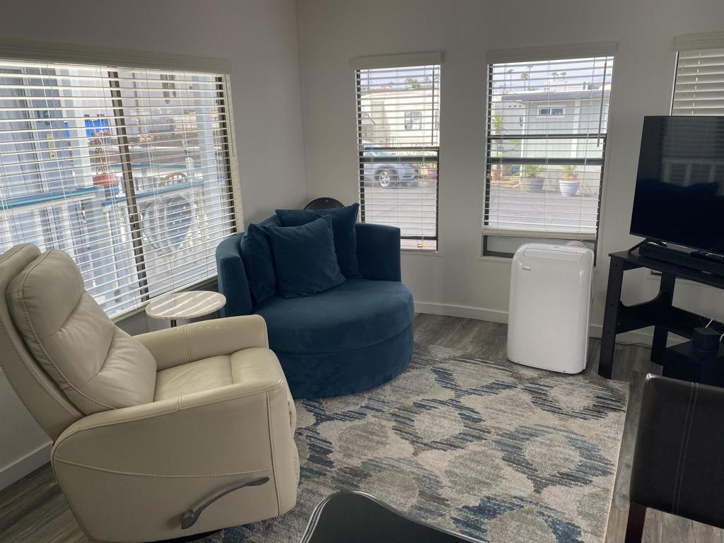 900 N Cleveland Street 16