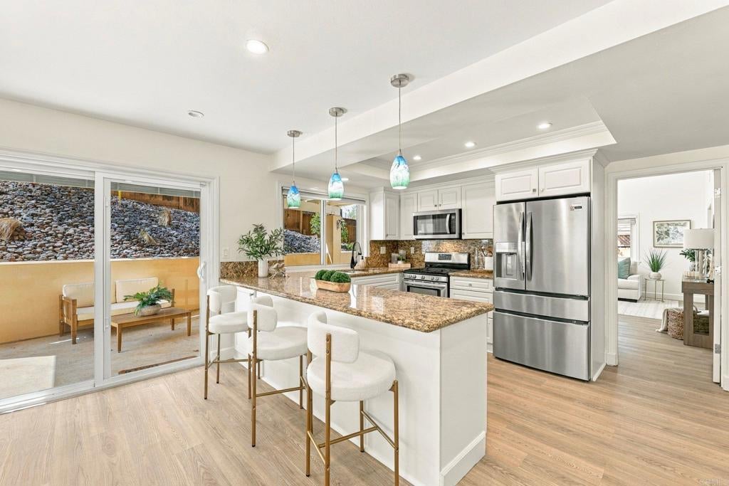 809 Sol Vista GLN, Escondido CA 92025