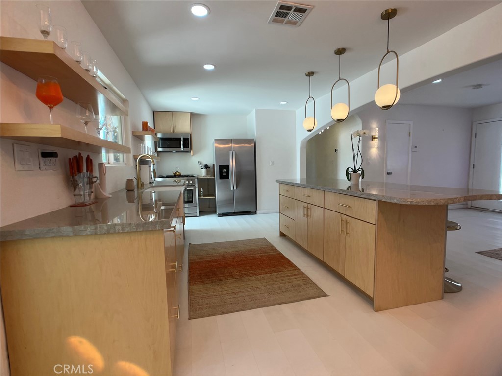 622 S Highland Drive