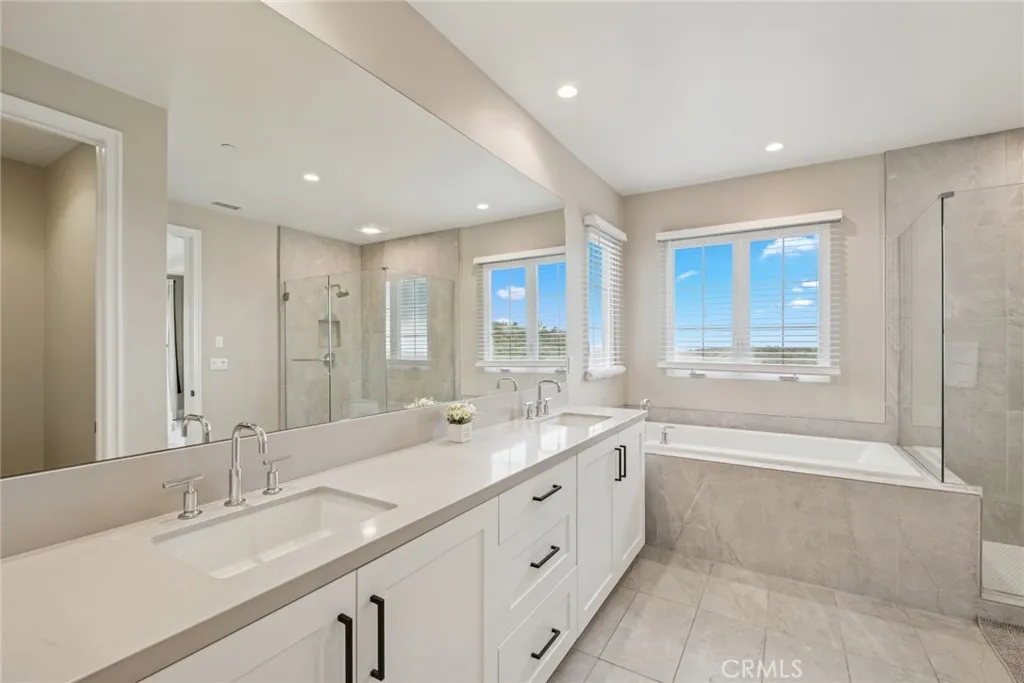 Irvine, California 92602, United States, 4 Bedrooms Bedrooms, ,3 BathroomsBathrooms,Residential,Active,246264