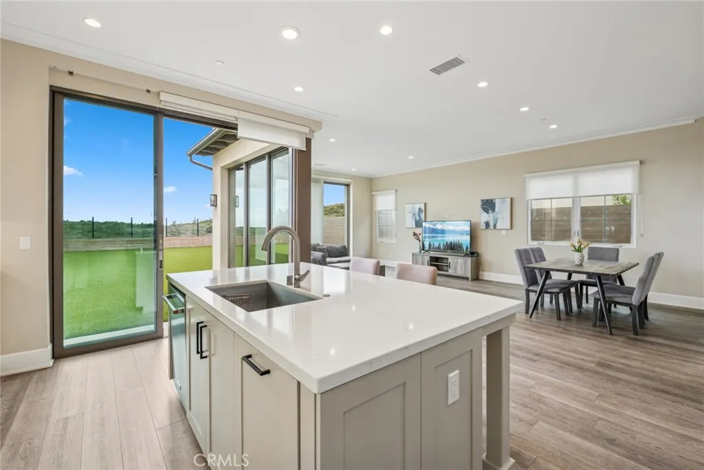 Irvine, California 92602, United States, 4 Bedrooms Bedrooms, ,3 BathroomsBathrooms,Residential,Active,246264