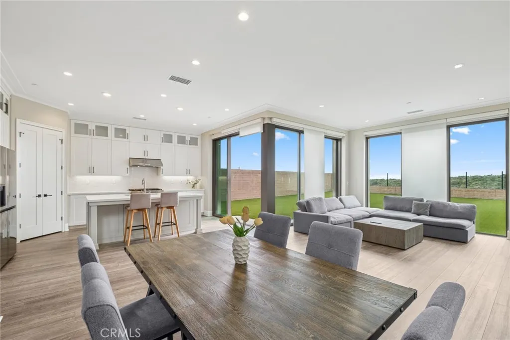 Irvine, California 92602, United States, 4 Bedrooms Bedrooms, ,3 BathroomsBathrooms,Residential,Active,246264