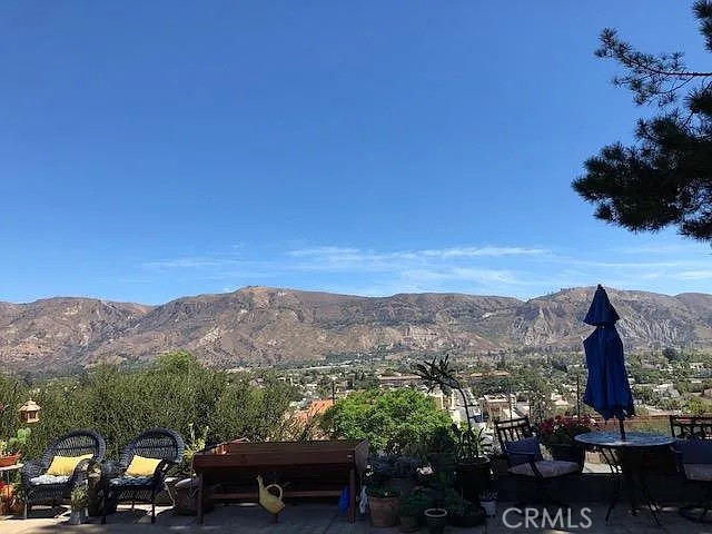 468 E View