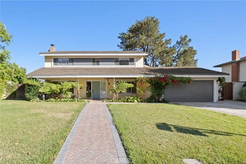 Photo of 468 E View DR, Santa Paula, CA 93060 (MLS # SW26142769)